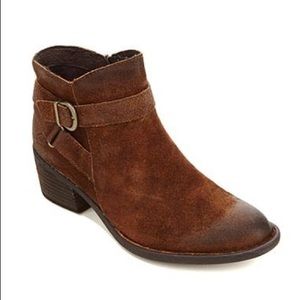 Born Binghamton booties in distressed tobacco
